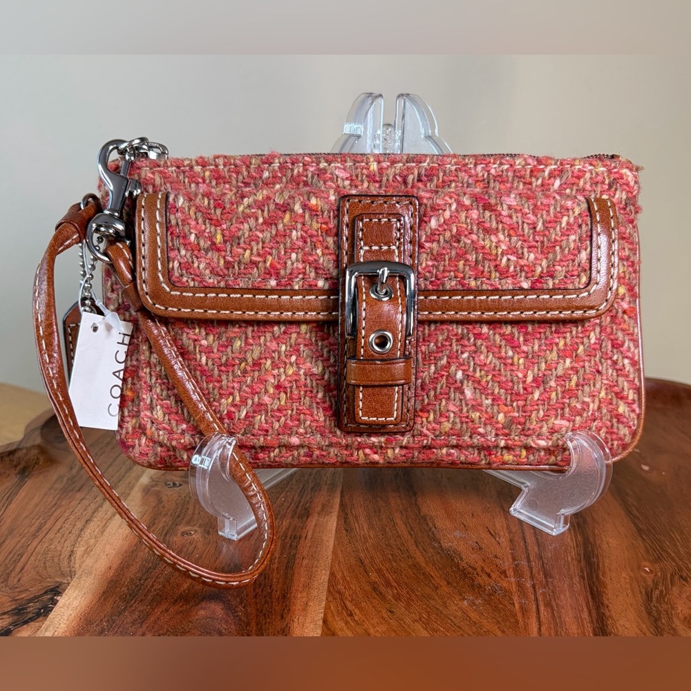 Vintage COACH Hampton Tweed Wristlet Clutch with front Buckle NWT